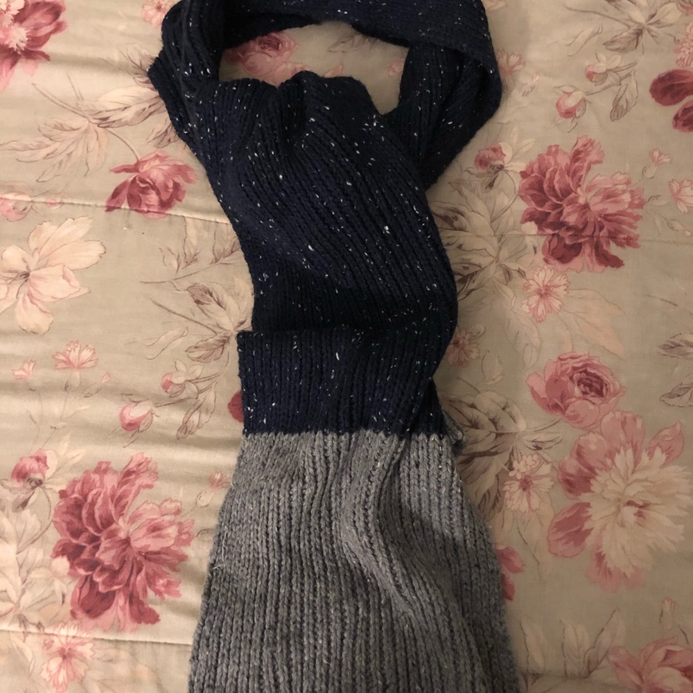 Scarf - Picture 3 of 3